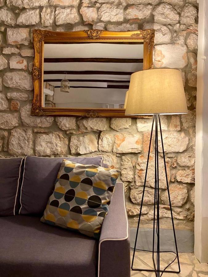 Appartement Steinhaus Mit Terrasse à Rovinj Extérieur photo