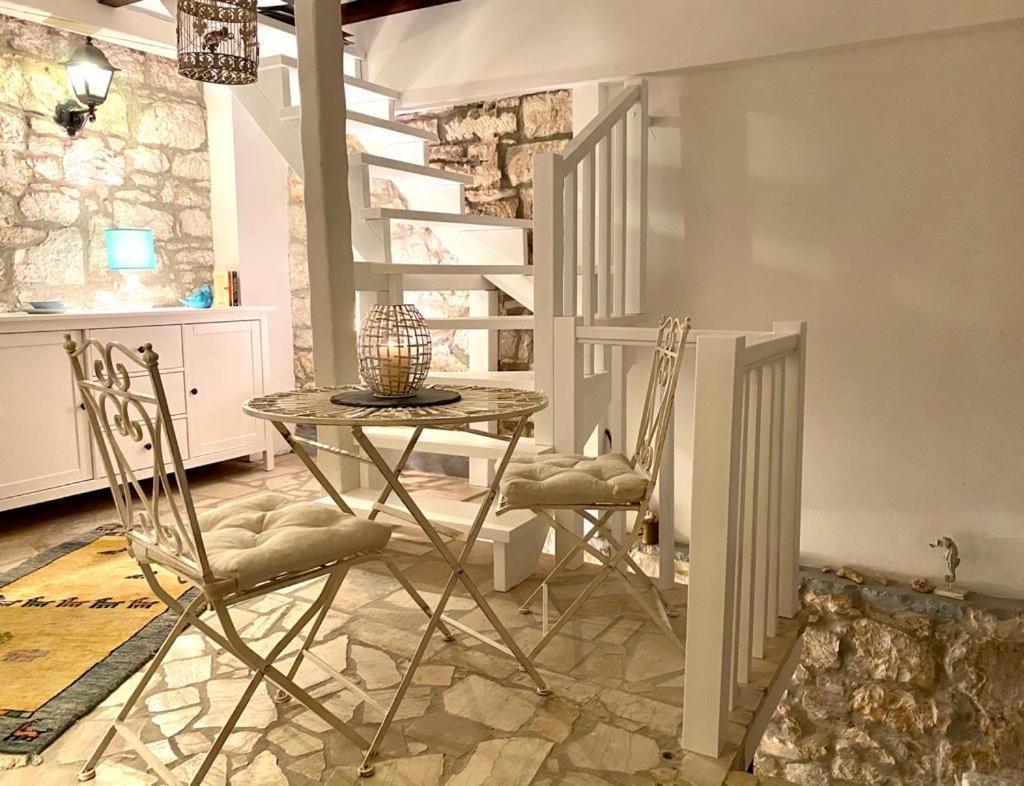 Appartement Steinhaus Mit Terrasse à Rovinj Extérieur photo