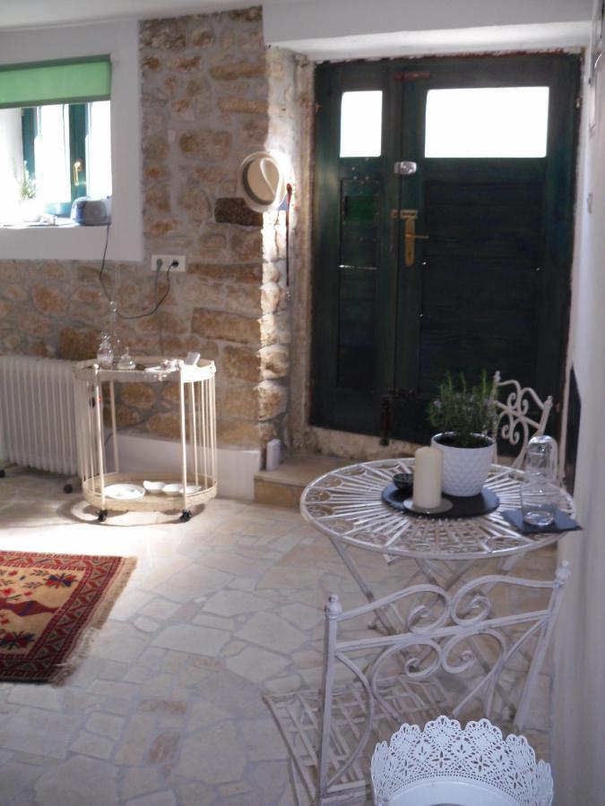 Appartement Steinhaus Mit Terrasse à Rovinj Extérieur photo